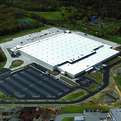  How to hire a manufacturing and distribution center builder